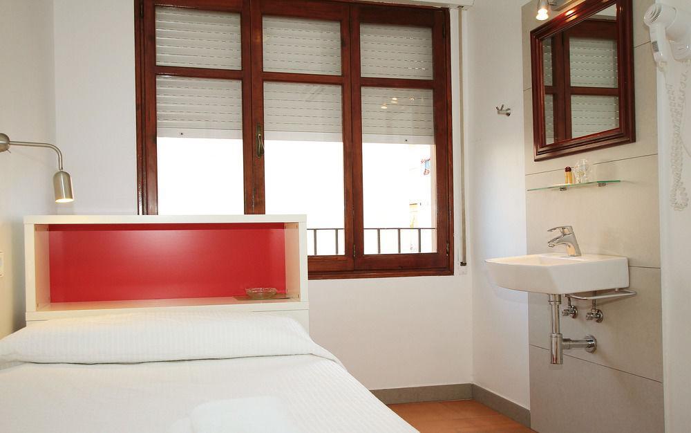 Hostal Ripoll Ibiza Extérieur photo